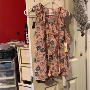 Woman’s sleeveless blouse by No Boundaries